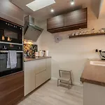 Stunning Clifton Flat In Amazing Location