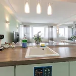 Stunning Clifton Flat In Amazing Location Lejlighed *