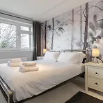 Stunning Clifton Flat In Amazing Location