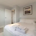 Stunning Clifton Flat In Amazing Location