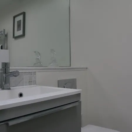 Stunning Clifton Flat In Amazing Location * Bristol