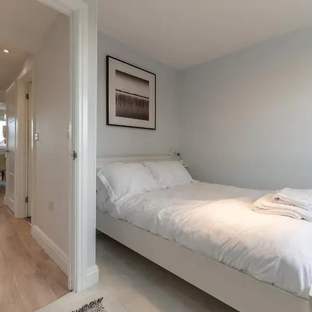 Stunning Clifton Flat In Amazing Location Lägenhet