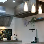 Stunning Clifton Flat In Amazing Location *