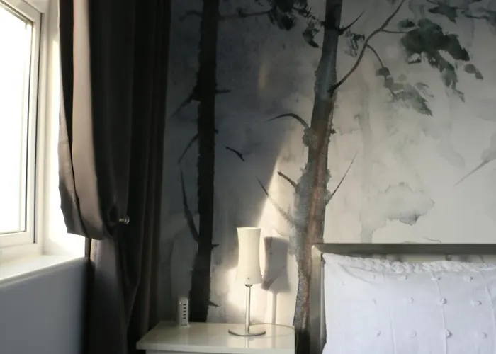 Stunning Clifton Flat In Amazing Location *